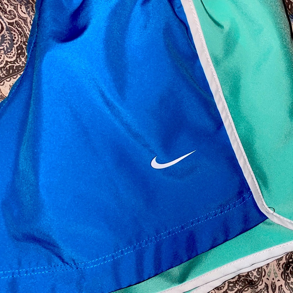 Girls (kids ) Nike shorts size medium